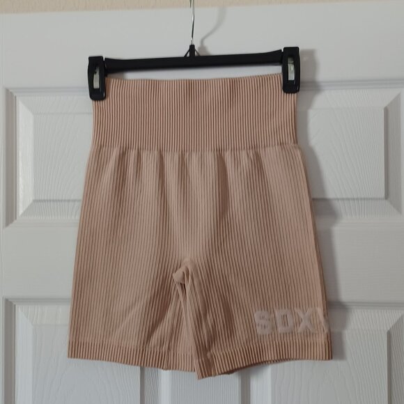 EUC White Fox x Sarah's Day Limited Edition Coffee Date Bike Shorts XS/S - Picture 2 of 3